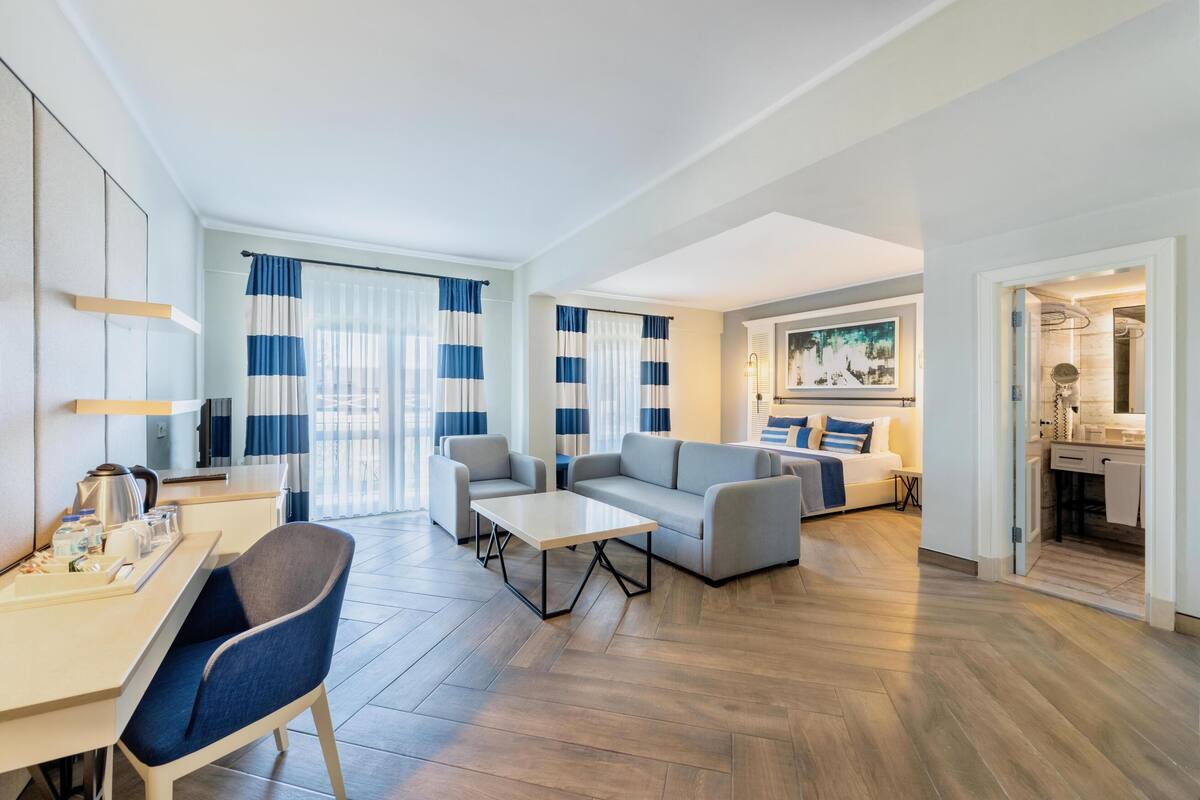 Quarto luxo | 1 quarto, frigobar, cofres nos quartos, escrivaninha