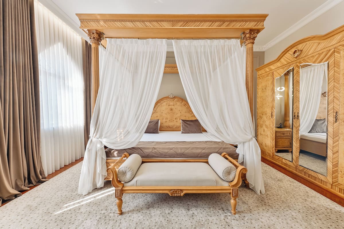 Premium Suite | In-room safe, desk, soundproofing, iron/ironing board (on request)