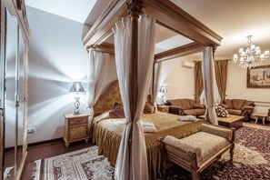 Senior Suite | In-room safe, desk, soundproofing, iron/ironing board - Ichan Qala Premium Class Hotel (Tashkent)