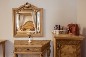 Senior Suite | In-room safe, desk, soundproofing, iron/ironing board - Ichan Qala Premium Class Hotel (Tashkent)