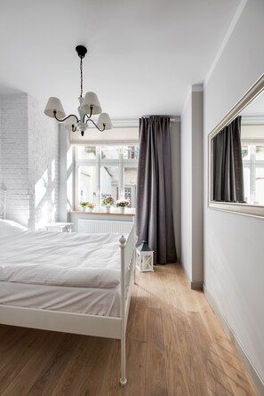 أغطية فراش متميزة وتجهيزات عازلة للصوت ومكواة/لوح كي وواي فاي مجانًا