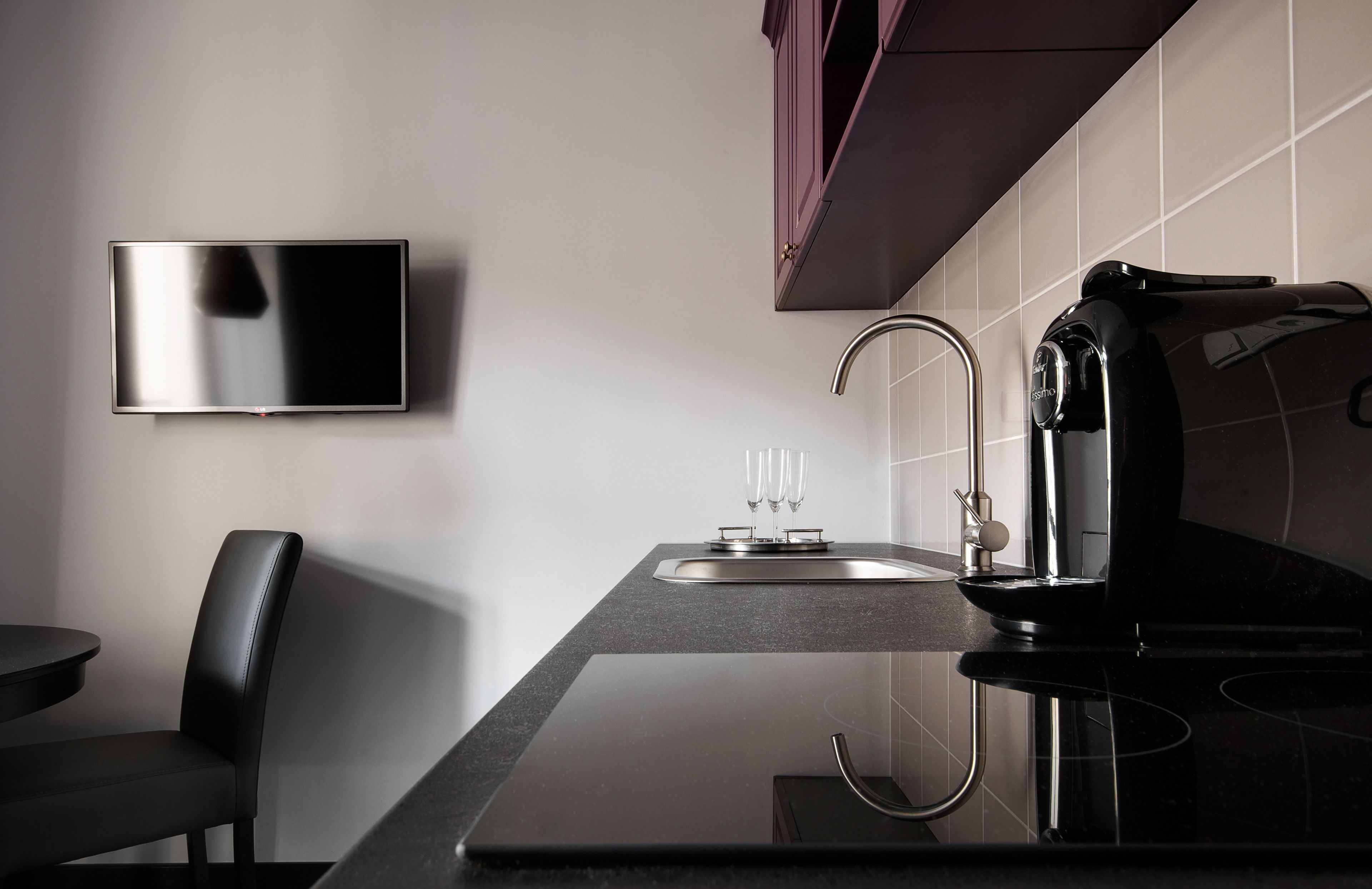 Foto - Too-Good Apartments