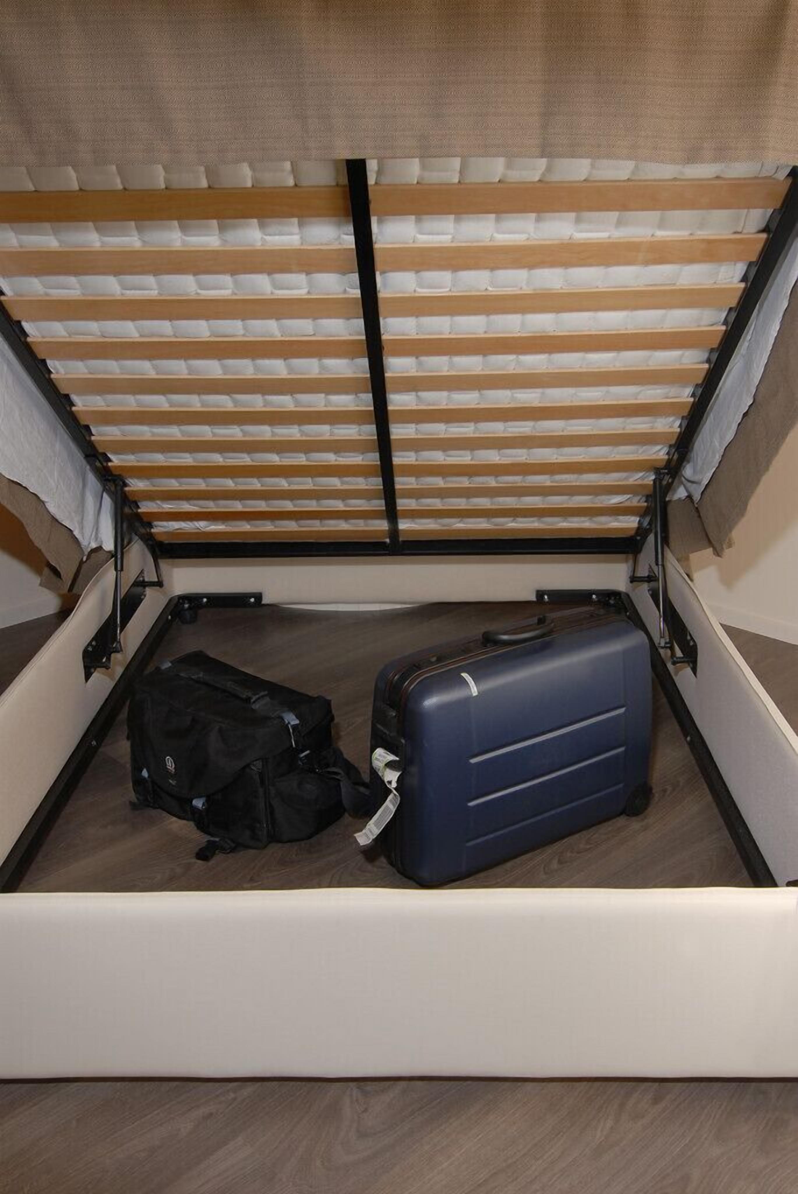 in-room safe, desk, soundproofing, free cots/infant beds