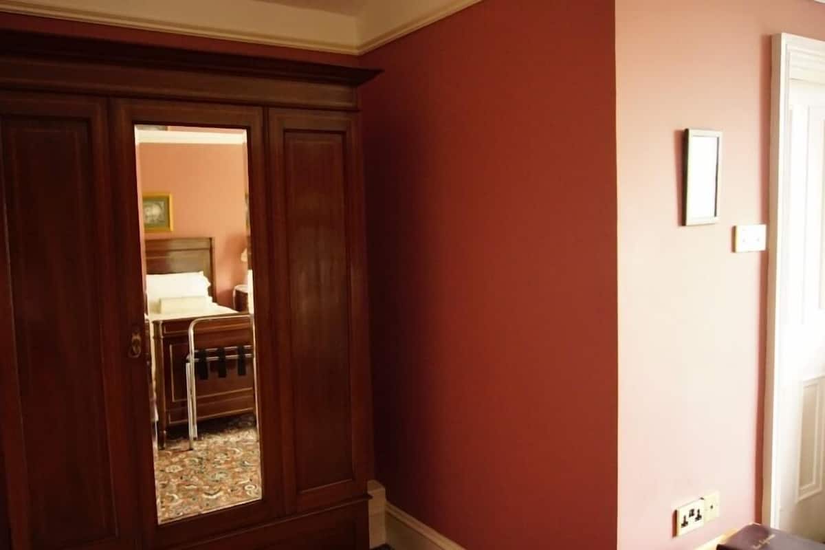 İki Ayrı Yataklı Oda, Banyolu/Duşlu