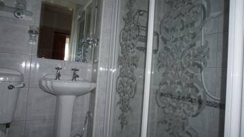 Double or Twin Room, Ensuite | Bathroom