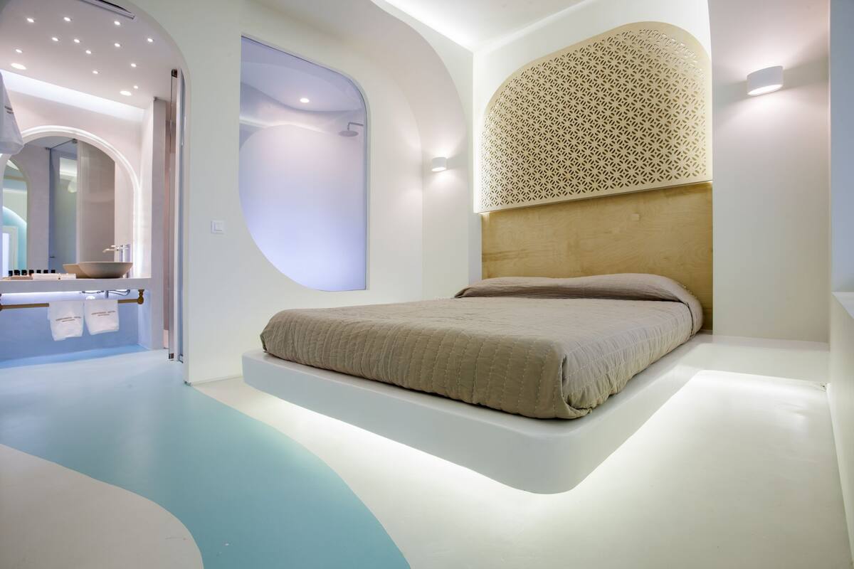 Minibar, in-room safe, soundproofing, iron/ironing board (on request)