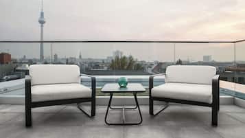 Two-Bedroom Apartment XL | Terrace/patio
