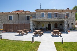 Breakfast, lunch, dinner and brunch served  - Le Coccole (Guardiaregia)