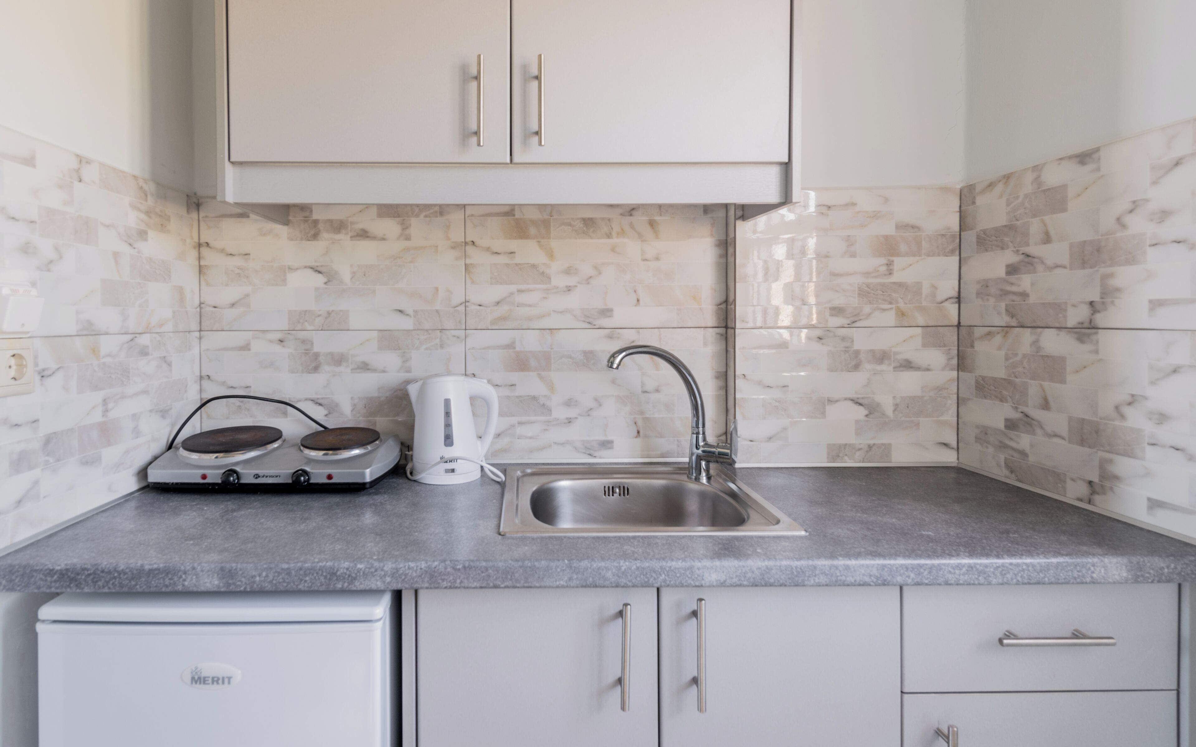 fridge, electric kettle