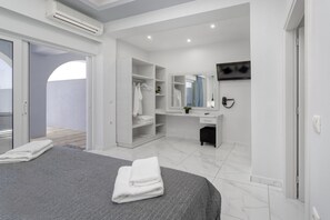 Superior Apartment With Private Pool | In-room safe, soundproofing, iron/ironing board, bed sheets