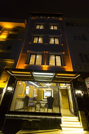 Front of property - evening/night - Harbour Suites Old City (Istanbul)