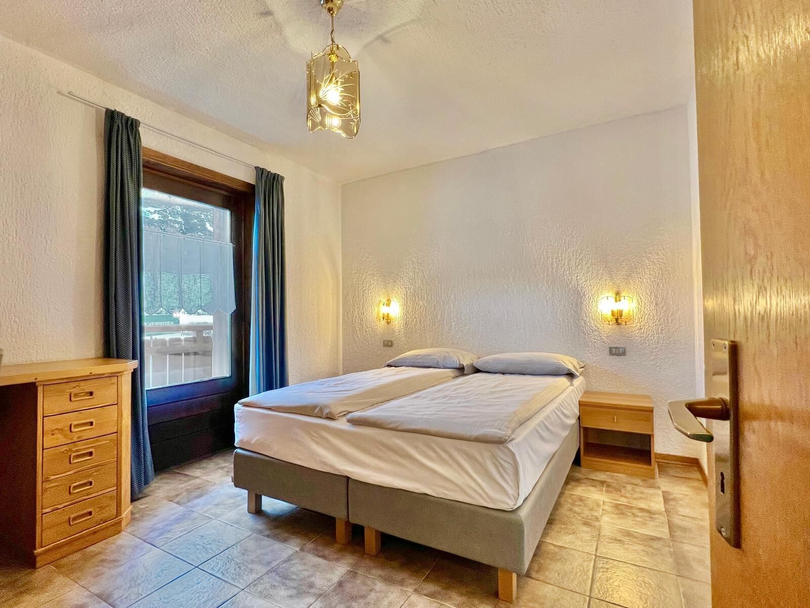 Apartment, 2 Bedrooms, Balcony | Hypo-allergenic bedding, down comforters, desk, free WiFi