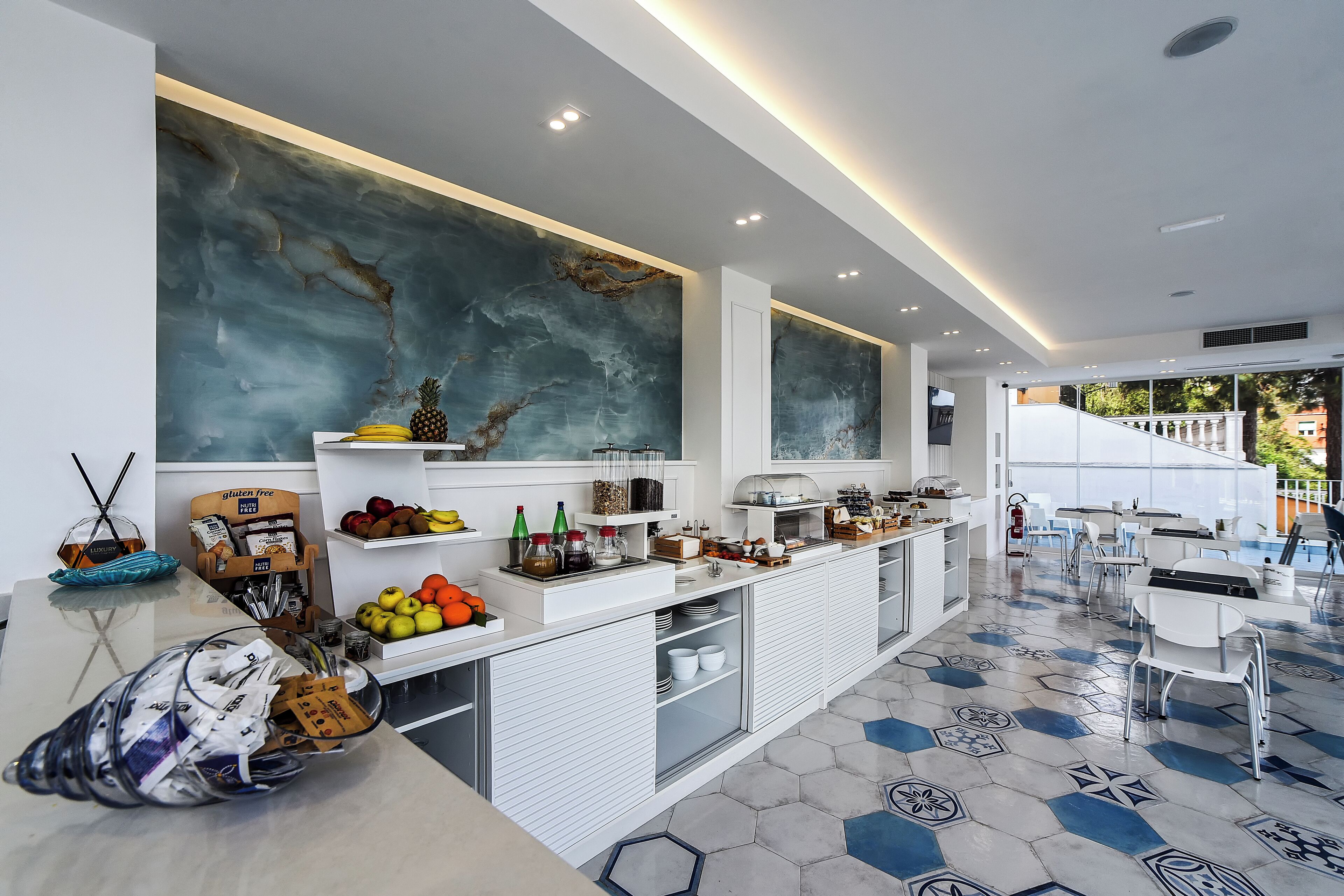 Frokostbuffé hver dag (mot et tillegg)