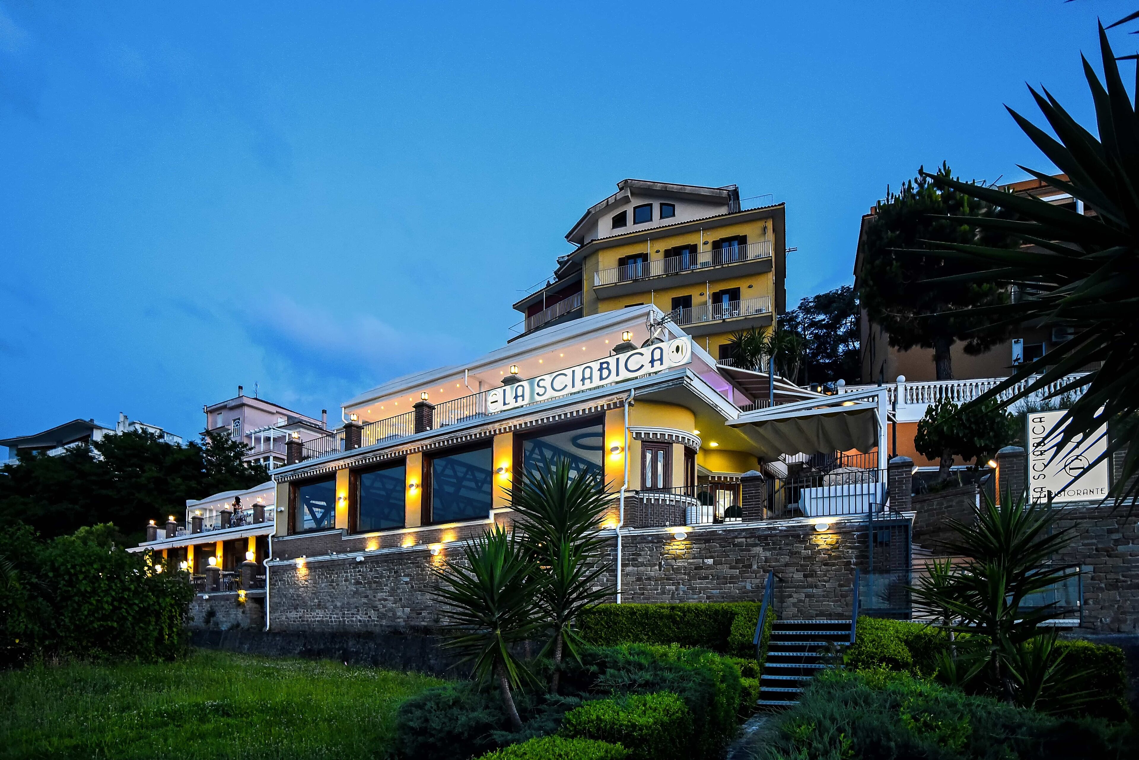 Facciata della struttura