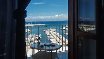 Comfort Room, Ocean View | Balcony