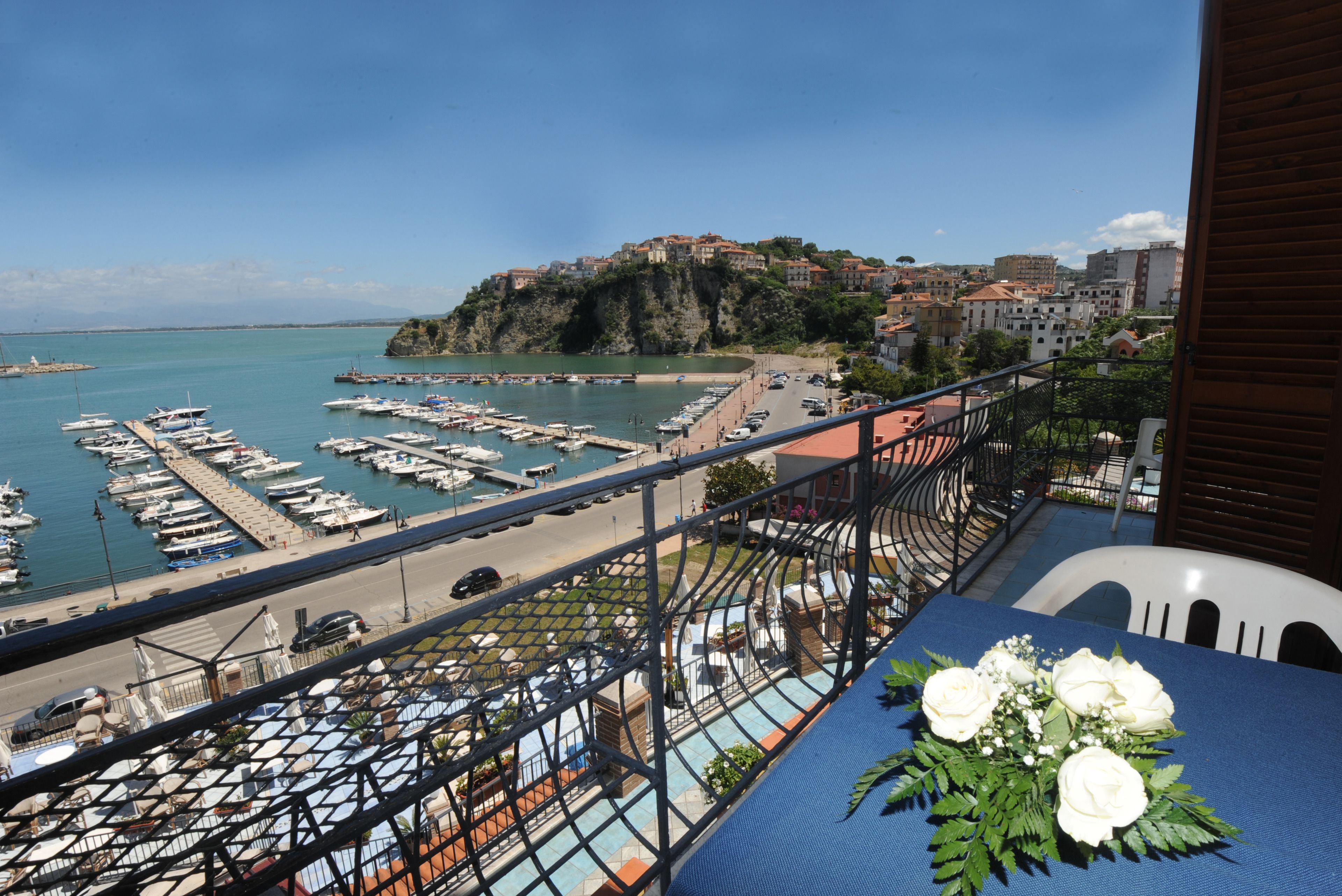 Panoramic-Dreibettzimmer, Meerblick | Blick auf das Wasser