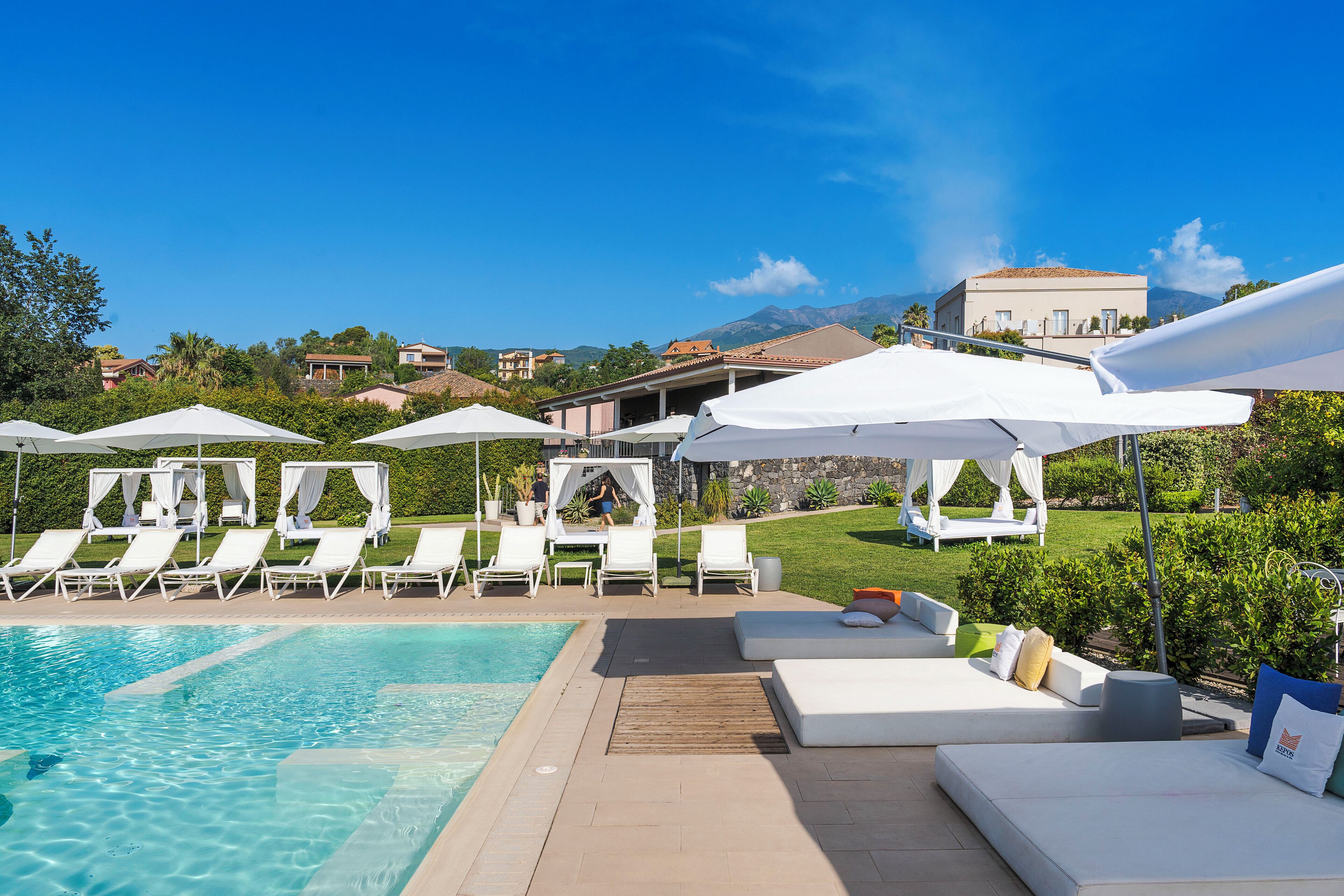 Sesongbasert utendørsbasseng og bassengtelt (inkludert)