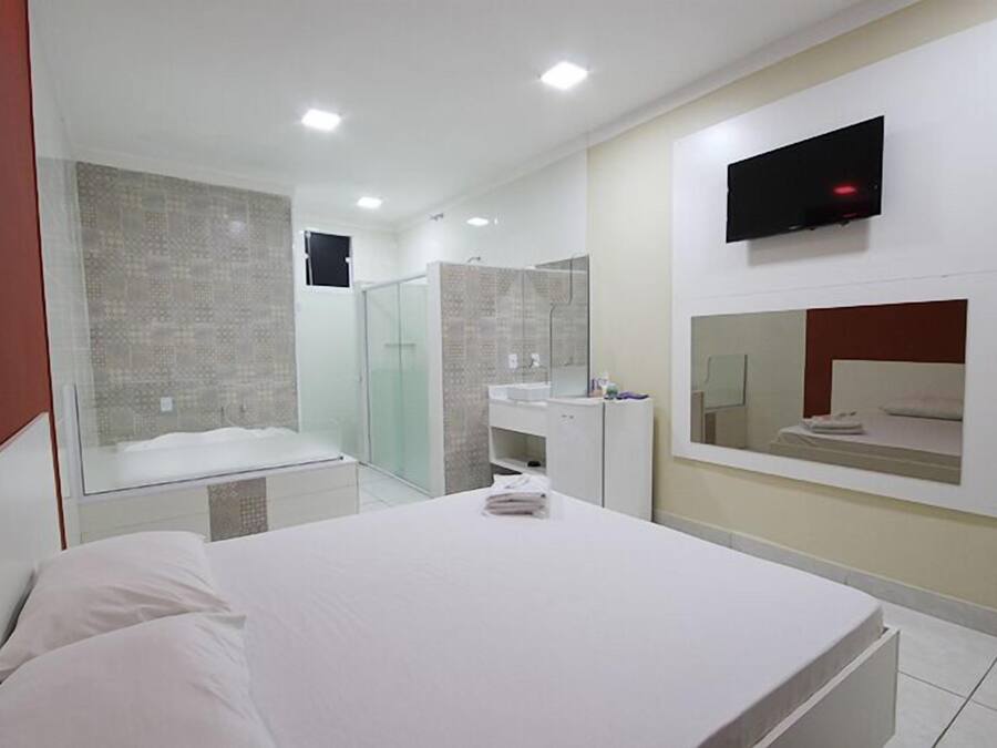 CONFORT | Minibar, cortinas blackout, tabla de planchar con plancha y wifi gratis