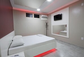 Minibar, blackout drapes, iron/ironing board, free WiFi - Rius Motel Limeira - Adults Only (Limeira)