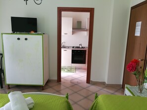 Comfort Quadruple Room, Multiple Beds, Private Bathroom, Mountainside | Private kitchen