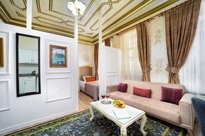 Appartement Deluxe, 2 chambres | Coin séjour | Télévision LCD