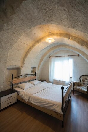 Standard Room, 1 Double Bed | In-room safe, free WiFi, bed sheets - Whisper Cave House (Nevsehir)