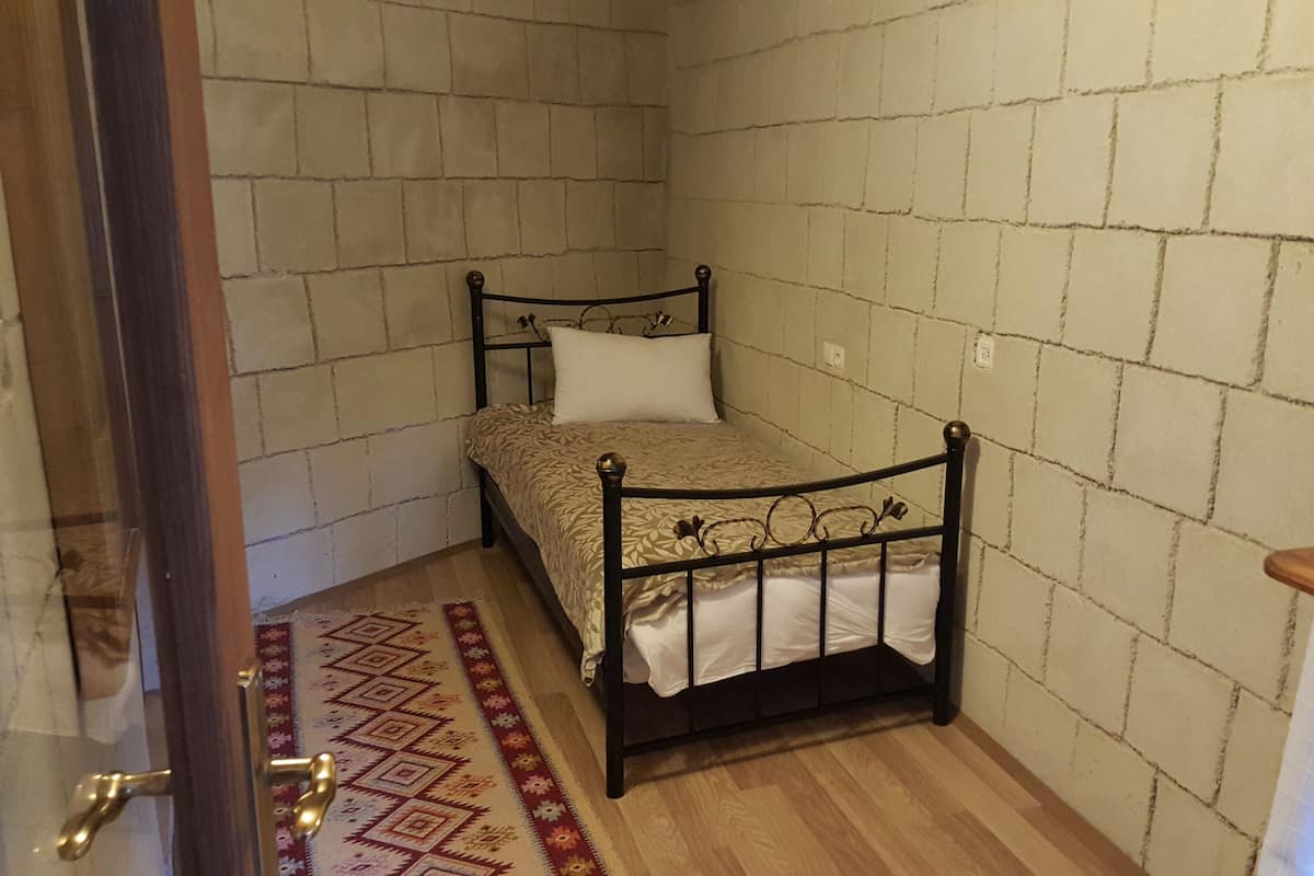 Classic Single Room