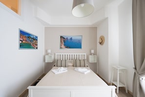 Premium bedding, in-room safe, iron/ironing board, cots/infant beds - Panoramic Rooms Salerno (Salerno)