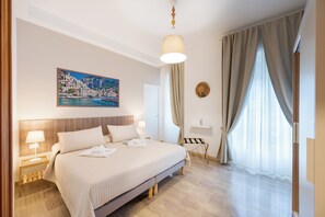 Dobbeltværelse med dobbeltseng eller 2 enkeltsenge (Amalfi) | Premium-sengetøj, pengeskab på værelset, strygejern/strygebræt