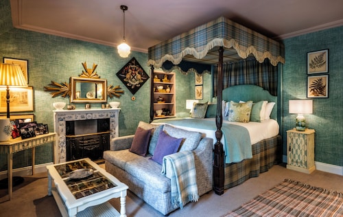 Loch Lomond Arms Hotel
