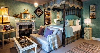 Loch Lomond Arms Hotel