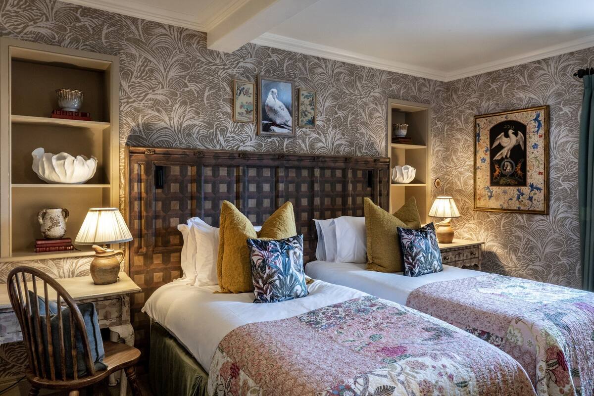 Classic Twin Room | Hypo-allergenic bedding available, in-room safe, iron/ironing board