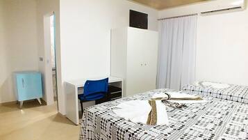 Minibar, escritorio, cortinas blackout y camas plegables/adicionales