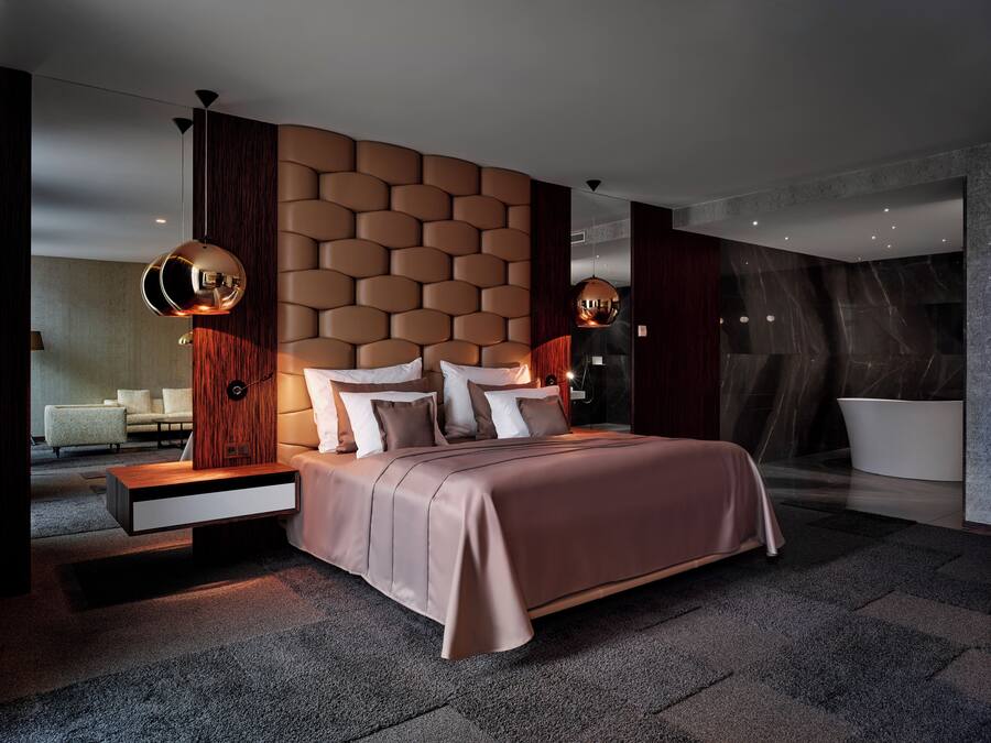 Junior Apartment, 1 Bedroom, Bathtub | Minibar, in-room safe, desk, iron/ironing board
