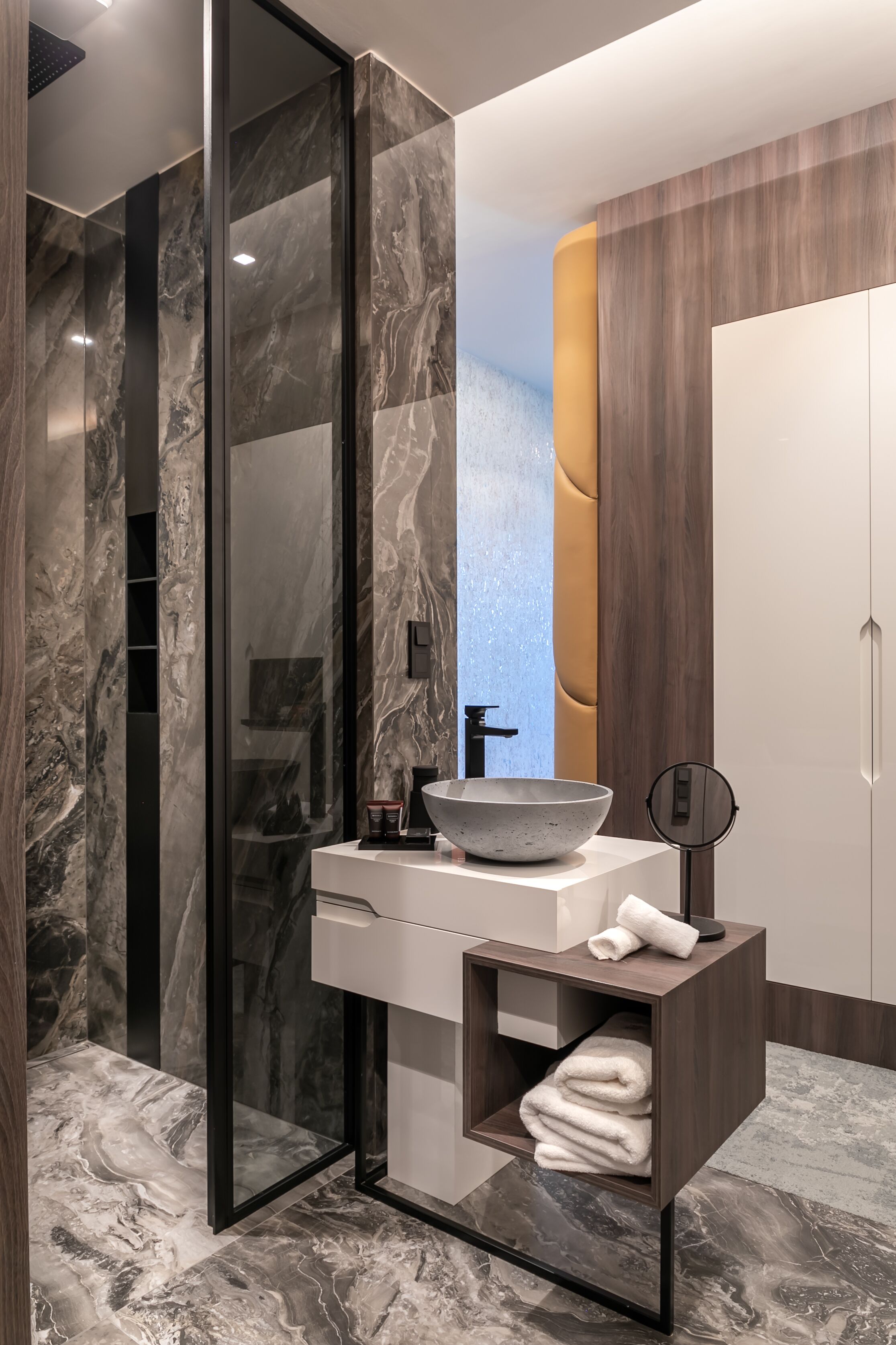 superior room | bathroom | free toiletries, hair dryer, bathrobes, slippers