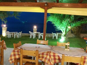 Lunch and dinner served, Greek cuisine