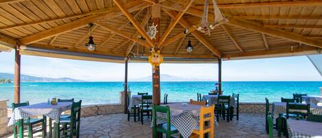 Lunch and dinner served, Greek cuisine