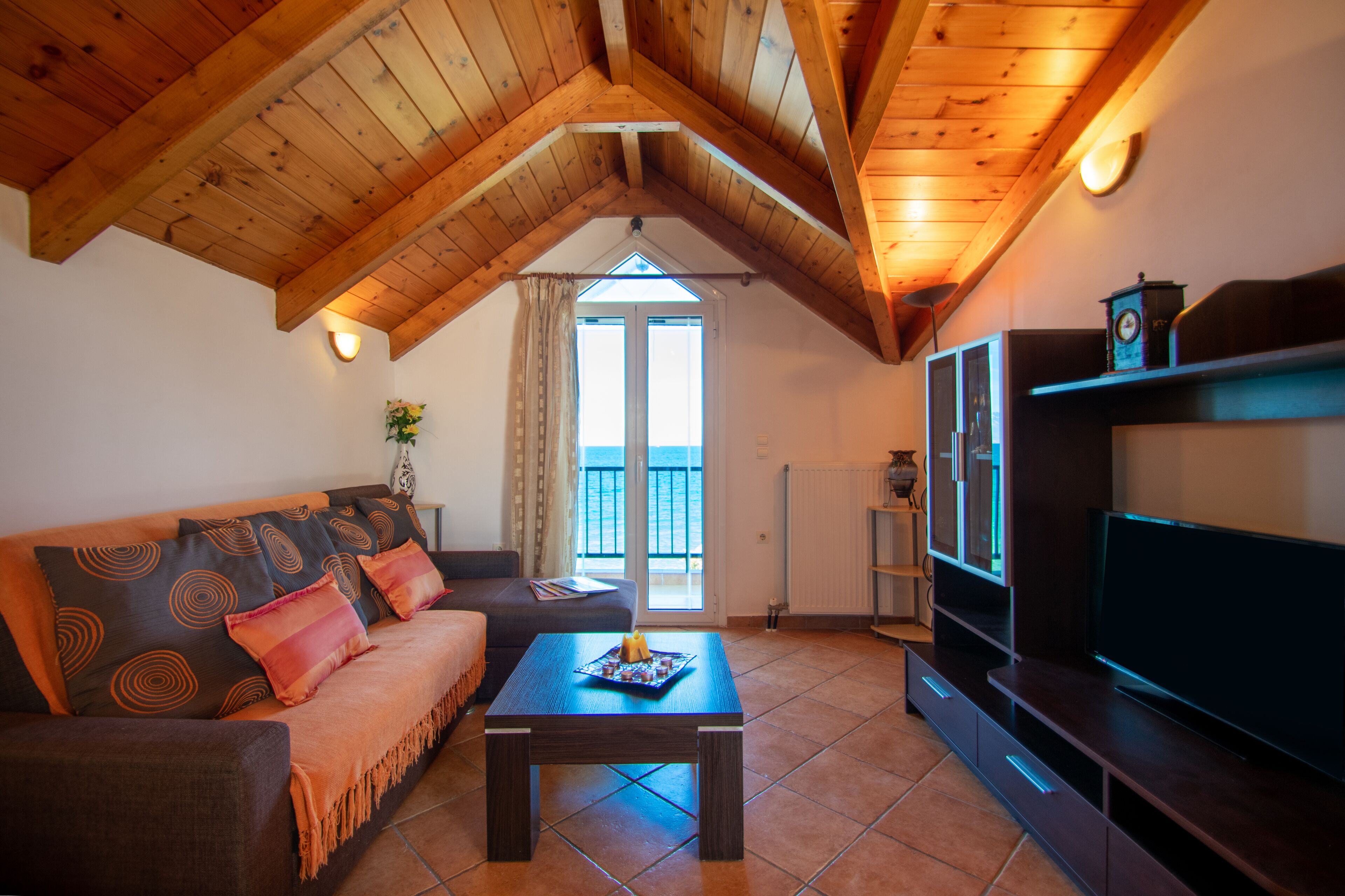 アパートメント 2 ベッドルーム シービュー | リビング エリア | プラズマテレビ