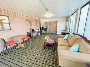 Lobby sitting area - Americas Best Value Inn Jay (Jay)
