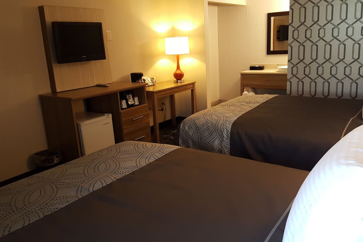 Chambre Standard, 2 grands lits | Literie de qualité supérieure, bureau, rideaux occultants