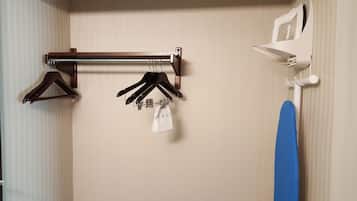 高档床上用品、办公桌、遮光窗帘、熨斗/熨衣板