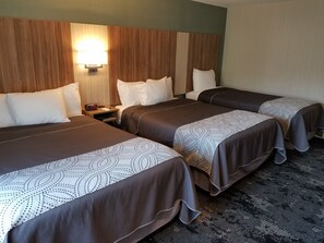 Ropa de cama de alta calidad, escritorio y cortinas blackout