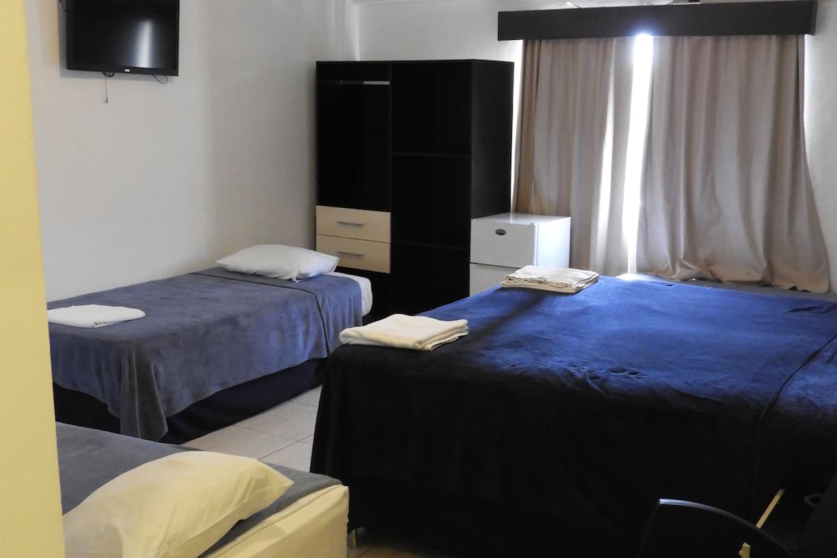 quadruple room | 3 bedrooms, minibar, desk, free wifi