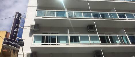 Fachada de la propiedad