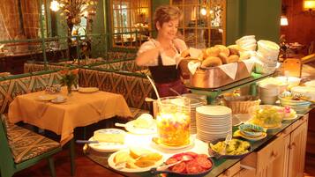 Tägliches inbegriffenes Frühstücksbuffet