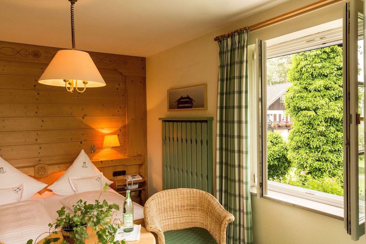 minibar, in-room safe, desk, blackout curtains