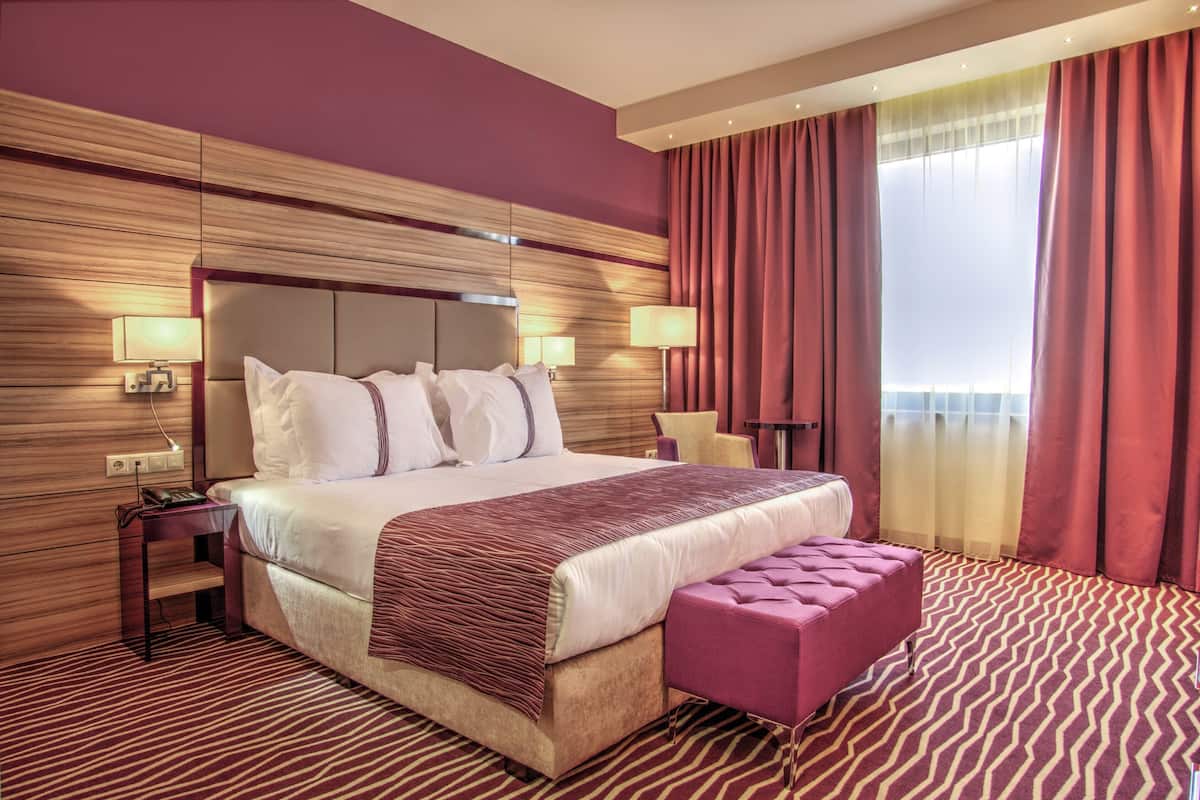 1 bedroom, minibar, in-room safe, desk