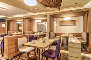 Buffet breakfast on weekends (BGN 29.00 per person)