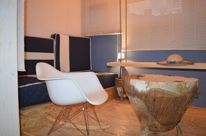 Maison, 2 chambres | Aire de séjour | Téléviseur à écran plat, console de jeux vidéo, lecteur de DVD