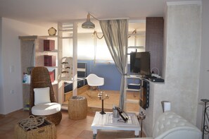 House, 2 Bedrooms | 2 bedrooms, minibar, in-room safe, iron/ironing board